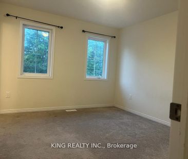 Townhouse For Lease | X8120774 - Photo 5