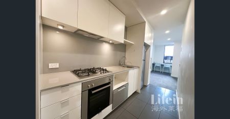 Comfortable 1-Bedroom Apartment with Furniture in the Heart of Box Hill - Photo 3