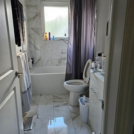 For Lease - 113 Stafford Road Unit# Main floor 1 room, Toronto, Ontario - Photo 4