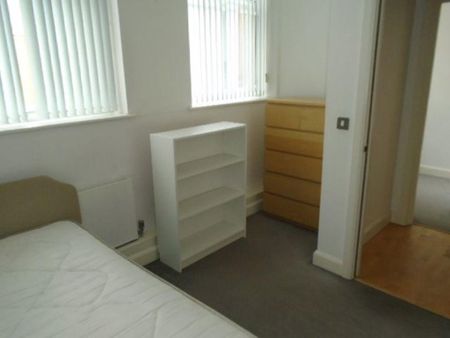 2 bedroom flat to rent - Photo 3