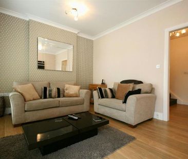 3 bedroom terraced house to rent - Photo 3