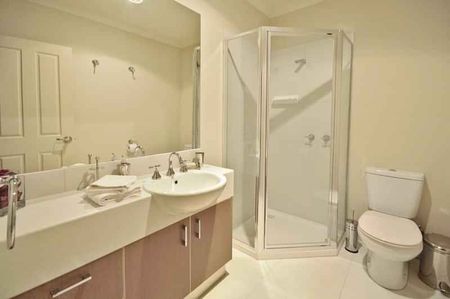 Room 8 (Non Ensuite) - Photo 5