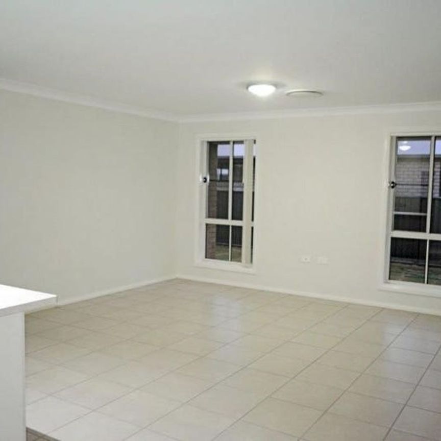 MODERN FAMILY HOME WITH SPACE & COMFORT - Photo 1