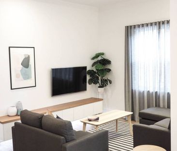 FULLY FURNISHED - Unavailable until December 2019 - Photo 2