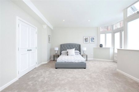Stratton House, 61 High West Street, Dorchester, Dorset, DT1 - Photo 4