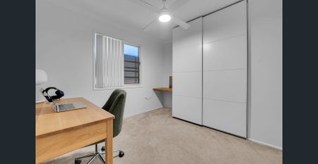 Modern Living With Stylish Extras in a Peaceful Thornlands Pocket - Photo 5