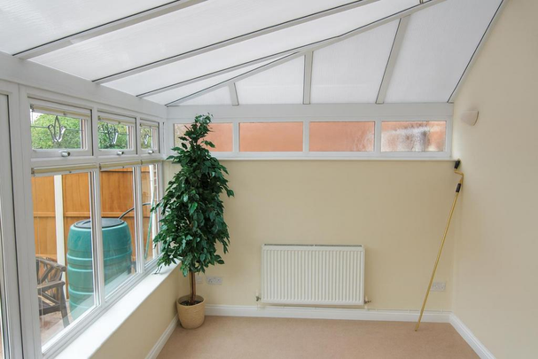 3 bedroom end of terrace house to rent - Photo 1