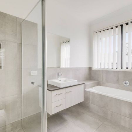 Modern Family Home in Helidon - Photo 4