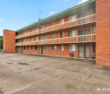 GROUND FLOOR UNIT - Photo 6