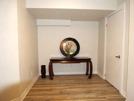 For Lease - 25 Eastport Drive, Toronto, Ontario - Photo 3