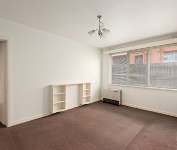 2/30 Elm Street, Hawthorn - Photo 3