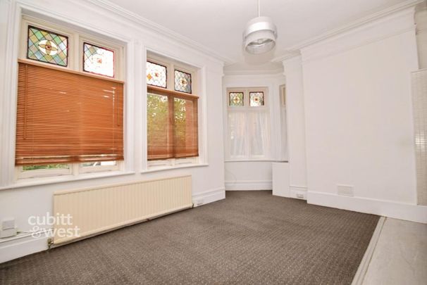 1 bedroom in a flat share to rent - Photo 1