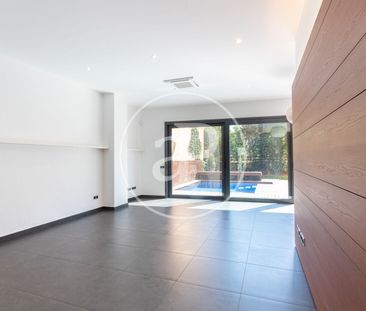 House for rent in Gràcia - Photo 4