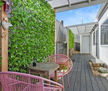 Modern Family Home Located in Popular Ballarat North - Photo 4