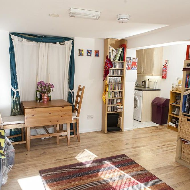 1 bedroom flat to rent - Photo 1