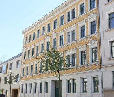 * frisch renoviert * 2-Raum Wohnung mit Balkon in guter Lage * - Photo 6