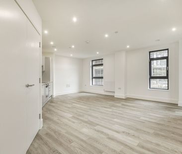 Flat to rent - Medway Street, Chatham, ME4 - Photo 5