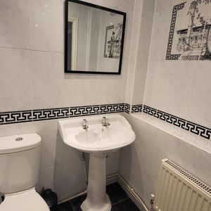 Clifton Mount Room 4 - Photo 3