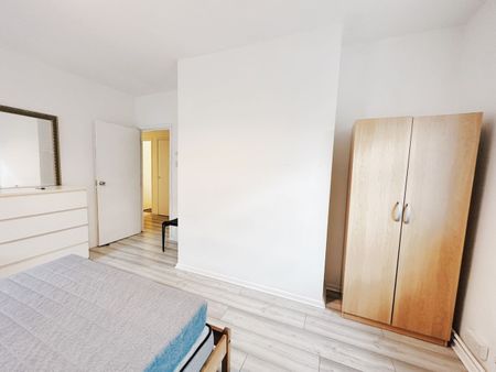 Room in a Shared Flat, Bradley House, E3 - Photo 2