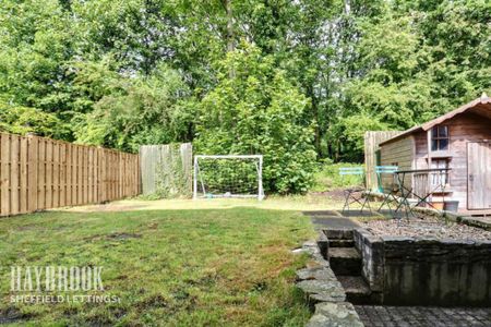 3 bedroom semi-detached house to rent - Photo 3