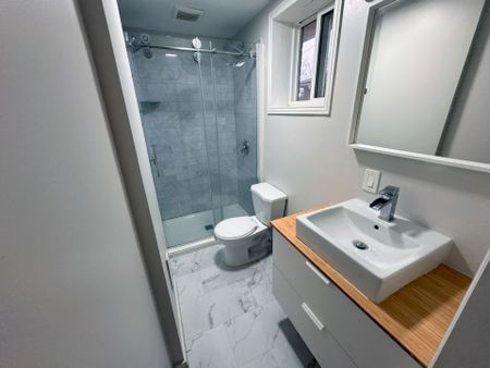 For Lease - 2 Windover Drive Unit# Main, Toronto, Ontario - Photo 2