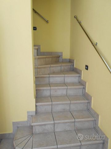 Trilocale in zona centrale - Photo 2