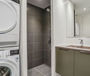 Lys 2-værelses lejlighed med stort badeværelse og altan på 3. sal - Foto 4