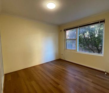 Well-Presented Two Bedroom Apartment in Convenient Penshurst Location - Photo 6