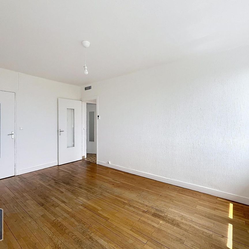 Location Appartement 4 pièces 71m² LYON 2ème - Photo 1