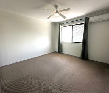 Convenient Modern TownHouse - Photo 3