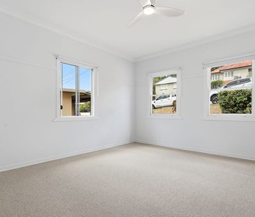 Renovated Home in Amazing Location... Move in Ready! - Photo 5