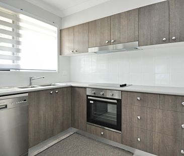 Renovated Family Home in Quiet Cul-de-sac - Photo 5