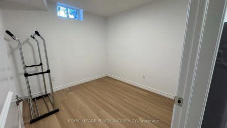 185 Rustle Woods Avenue #BASEMENT - Photo 4