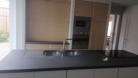 Gelijkvloerse woning met 3 slpk. tuin en garage - Foto 5