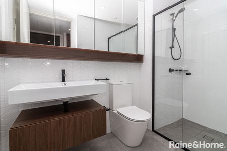 Immaculate 1 Bedroom Apartment - The Lennox Parramatta - Photo 5