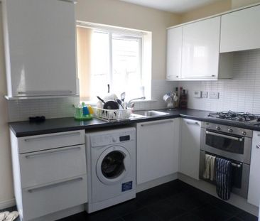 3 bedroom semi-detached house to rent - Photo 6