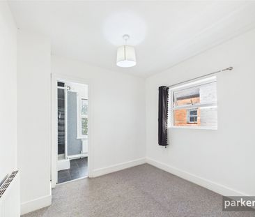 Salisbury Road, Reading, Berkshire, RG30 - Photo 3