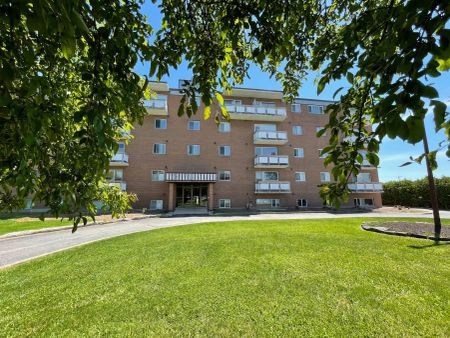 Rosewood Place Apartments - Choose your rent level - Call for Details - All utilities & parking included — 2 Bedroom - Photo 5