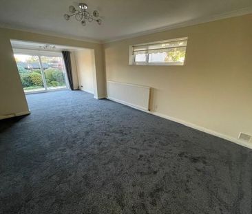 3 bedroom bungalow to rent - Photo 2