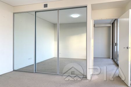 Modern One Bedroom Apartment for Lease - Photo 2