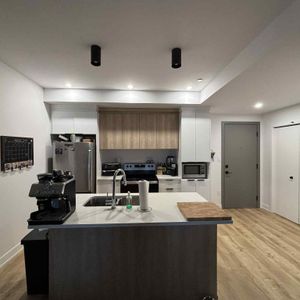 Appartement à Louer - 3½ + Den/bureau - Photo 2