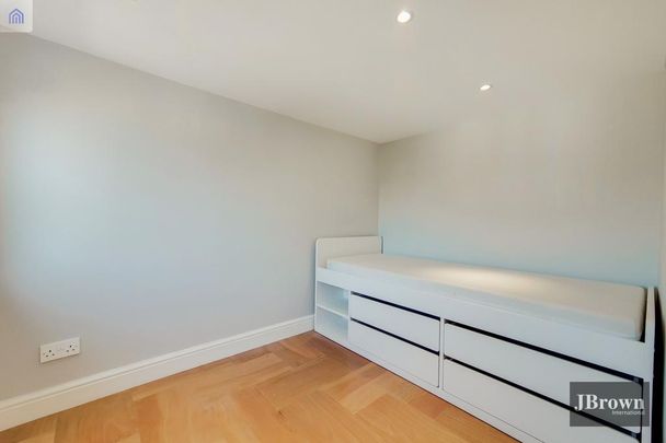 4 bedroom terraced house to rent - Photo 1