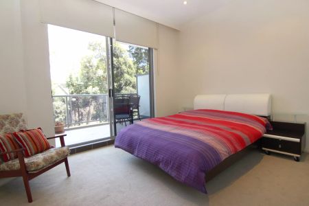 LIGHT-FILLED 3 BEDROOM APARTMENT WITH RESORT STYLE FACILITIES! - Photo 4