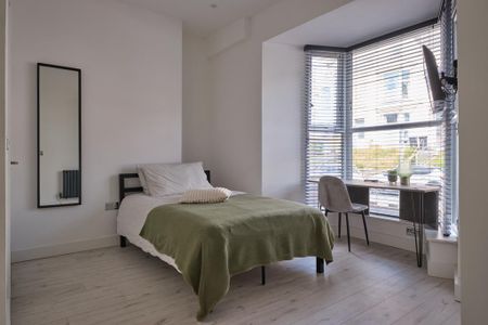 5 bedroom house of multiple occupation to rent - Photo 3