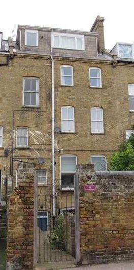 Central Parade, Herne Bay, CT6 - Photo 2