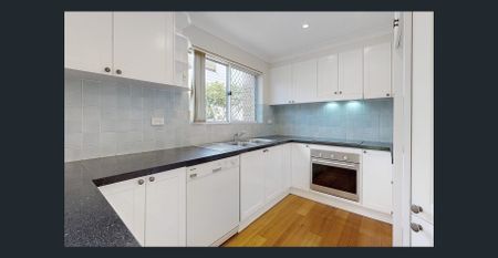 Beautifully Presented Three Bedroom Duplex with Sunrooms - Photo 4