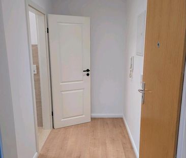 Helle 1-Zimmer Wohnung mit großem Balkon in Stuttgart-Süd - Photo 1