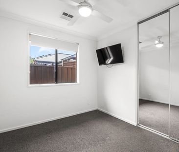 Spacious & Stylish Family Living in Prime Devon Park Location - Photo 5