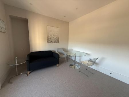 1 bedroom serviced apartment to rent - Photo 2