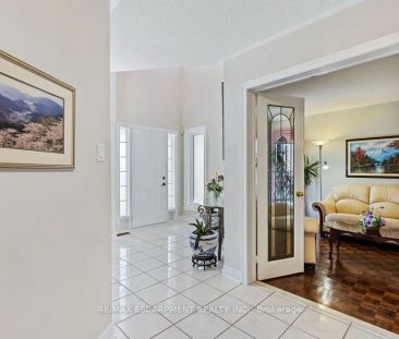 Detached Home For Lease | W9251835 - Photo 3